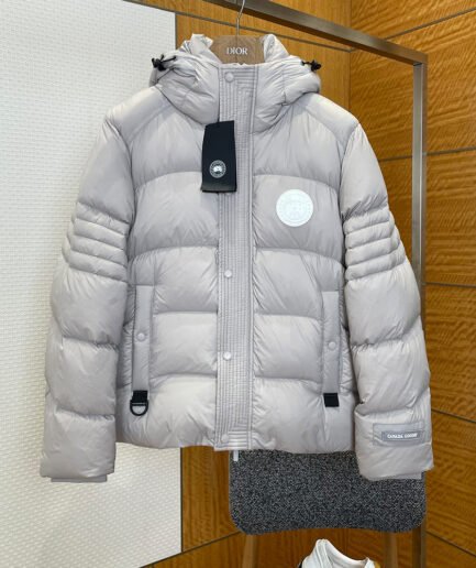 Canada Goose UNISEX COAT(size:48|50|52|54|56)